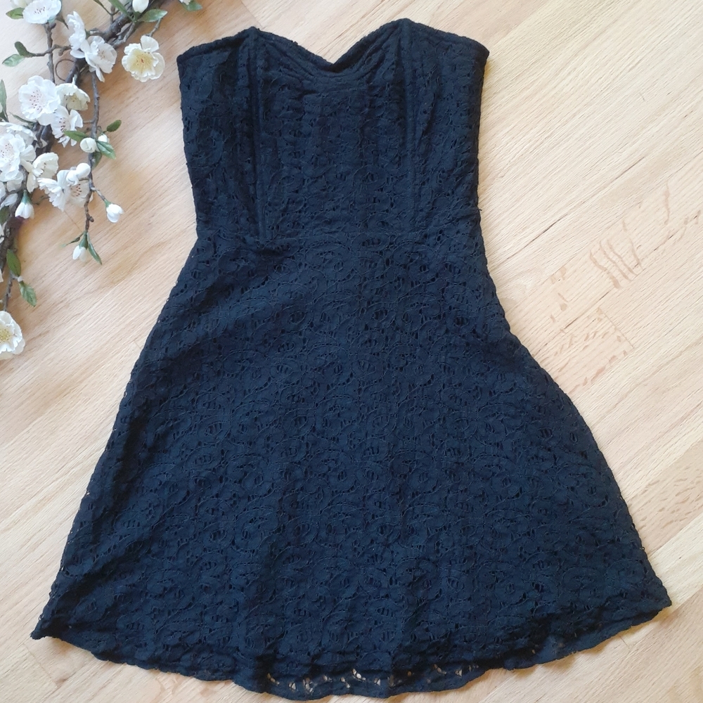 Forever 21 Strapless Black Lace Dress